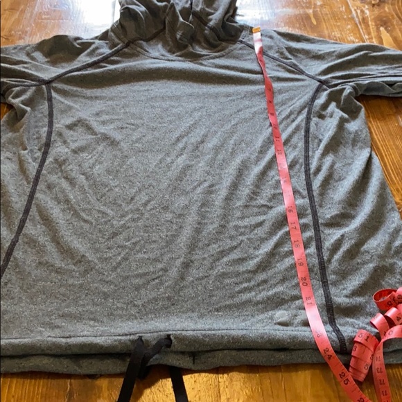 Under Armor pullover, worn in good condition - Picture 8 of 9
